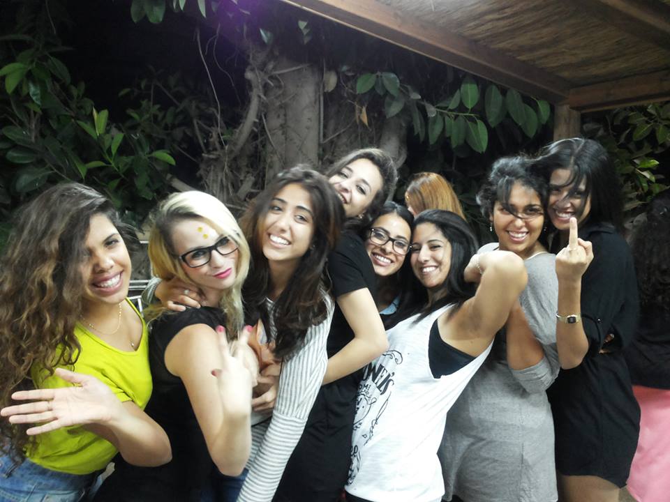 ויקי דור - לצחוק כל הדרך למיטה