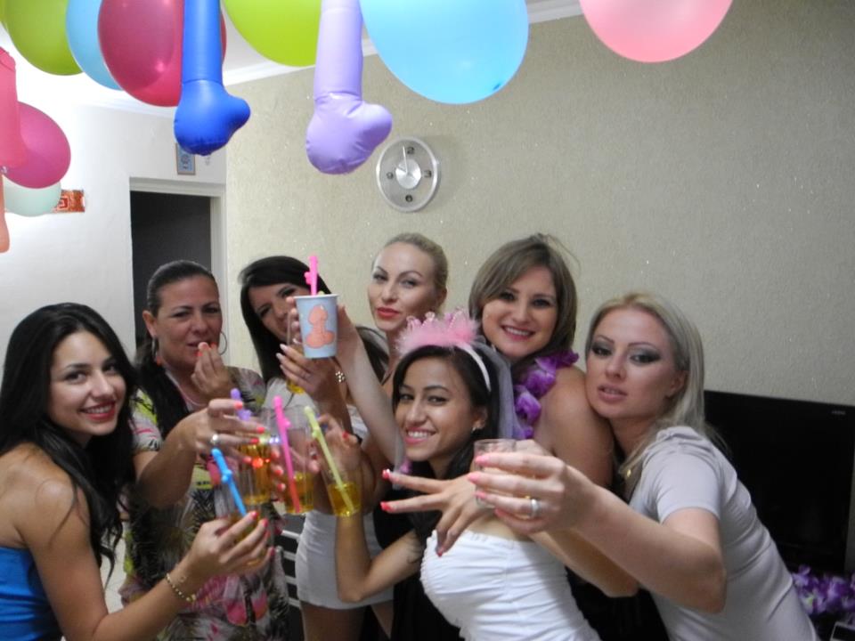 ויקי דור - לצחוק כל הדרך למיטה