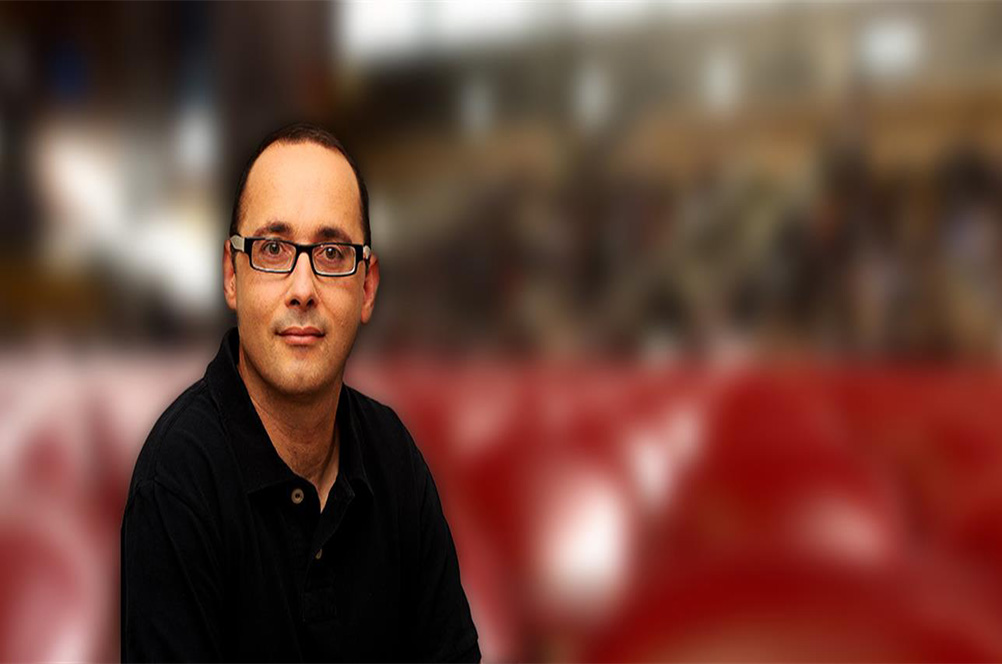 יובל בן בסט - מנחה סדנאות צחוק, גרפולוגיה ושפת גוף